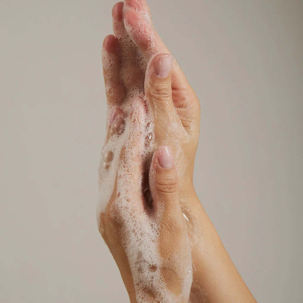 Astalou puriyfing hand soap to cleanse hands